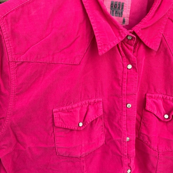 0039 Italy Corduroy shirt has small pearl snaps - Picture 2 of 11